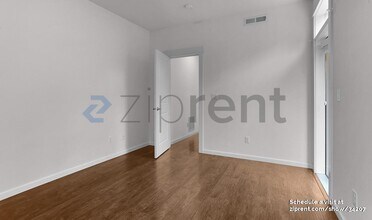 18329 43rd Dr SE in Bothell, WA - Building Photo - Building Photo