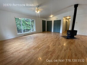 35970 Pattison Rd in Mission, BC - Building Photo - Building Photo