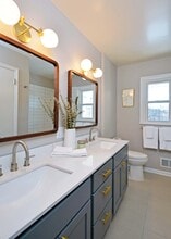 5204 Grandview Ln in Edina, MN - Building Photo - Building Photo