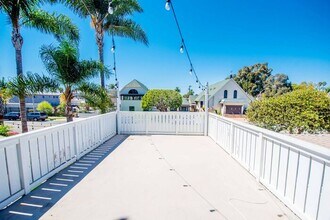 322 10th St in Huntington Beach, CA - Building Photo - Building Photo