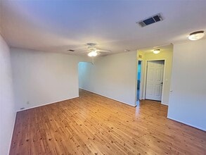 10214 Berrybriar Ln in Tomball, TX - Building Photo - Building Photo