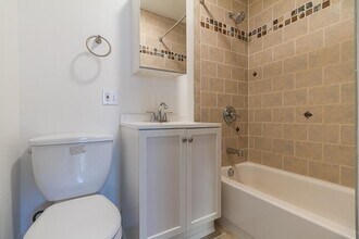 412 2nd St in Jersey City, NJ - Building Photo - Building Photo