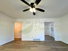 7614 Elm Ave in Raytown, MO - Building Photo - Building Photo