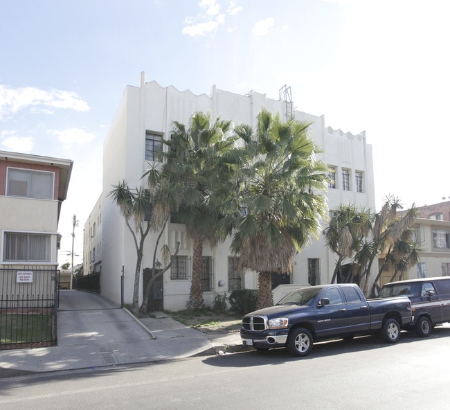 222 S Mariposa Ave in Los Angeles, CA - Building Photo - Building Photo