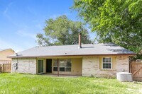 2311 W Greens Rd photo'