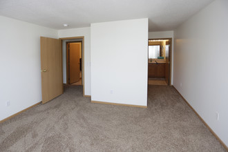 Stonebridge in Fargo, ND - Building Photo - Interior Photo