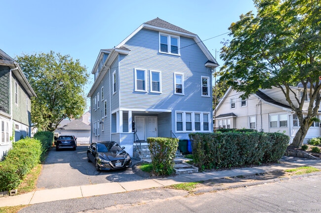 324 Bruce Ave in Stratford, CT - Foto de edificio - Building Photo