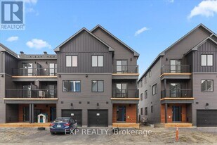 815 Demulcent Ln in Ottawa, ON - Building Photo