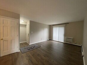 1900 Light Road in Oswego, IL - Building Photo - Building Photo