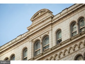 701 Sansom St-Unit -204 in Philadelphia, PA - Building Photo - Building Photo