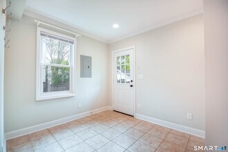 234 N Pine Creek Rd in Fairfield, CT - Building Photo - Building Photo