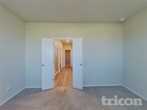 5112 Saddle Clb Dr in Georgetown, TX - Building Photo - Building Photo