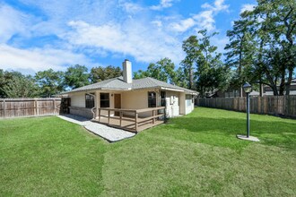 2102 Rolling Glen Dr in Spring, TX - Building Photo - Building Photo