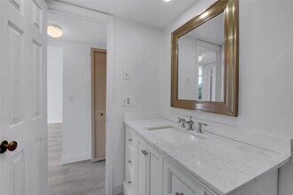 301 Croton Ave, Unit 302 in Lantana, FL - Building Photo - Building Photo