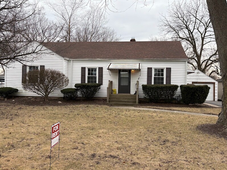 42 Deerpath Rd in Merrillville, IN - Foto de edificio
