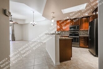 4202 E Broadway Rd in Mesa, AZ - Building Photo - Building Photo