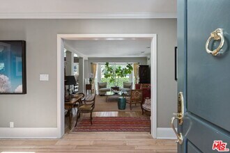 4658 Del Moreno Dr in Los Angeles, CA - Building Photo - Building Photo