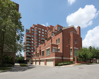 Kirkwood Circle in Kansas City, MO - Foto de edificio - Building Photo