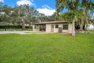 90 Crescent Blvd in Sanford, FL - Building Photo - Building Photo