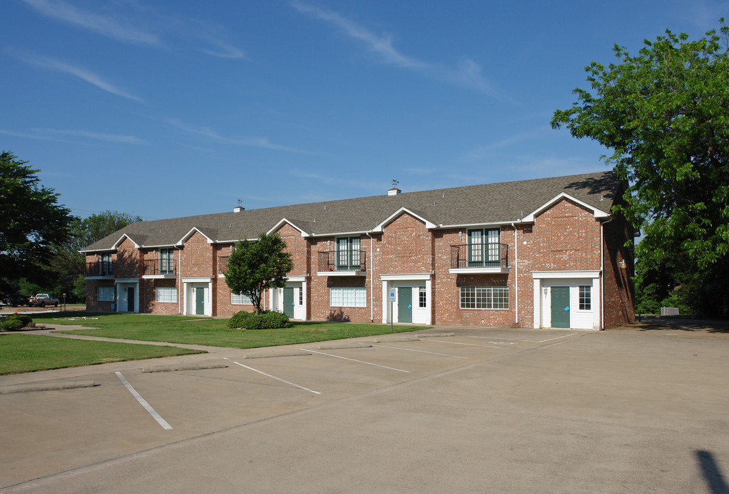 255 N Dallas Ave in Lancaster, TX - Building Photo