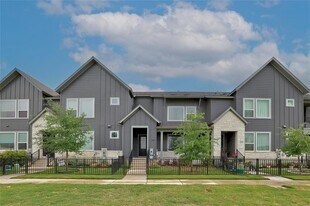 207 Flowers Ave in Hutto, TX - Building Photo