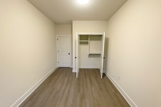 11643-11645 E Harry Ct in Wichita, KS - Building Photo - Building Photo