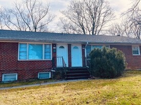 432 Roanoke St E in Blacksburg, VA - Building Photo