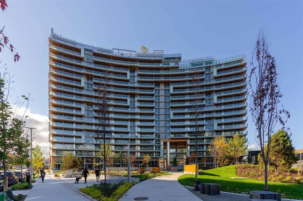 1768 Cook St in Vancouver, BC - Building Photo