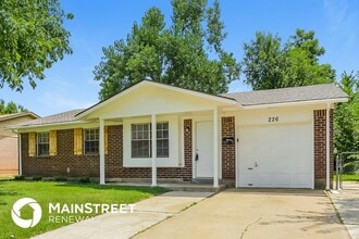 226 W Campbell Dr in Midwest City, OK - Building Photo - Building Photo