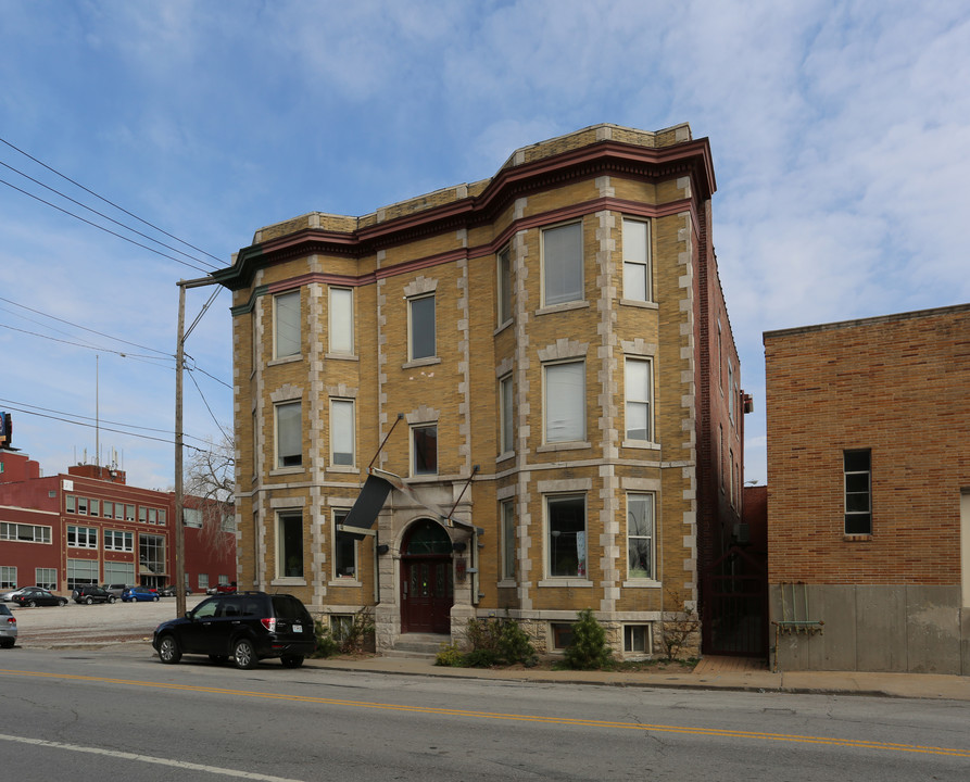 Montclaire Apartments in Kansas City, MO - Foto de edificio