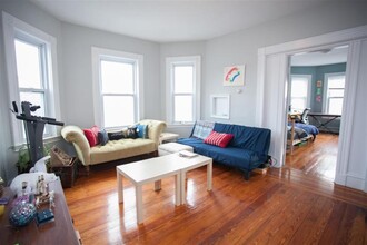 185 Rindge Ave, Unit 3 in Cambridge, MA - Building Photo - Building Photo