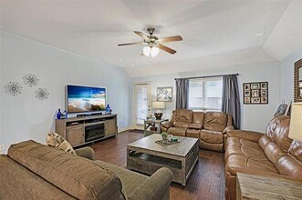 2691 Costa Mesa Dr in Little Elm, TX - Foto de edificio - Building Photo