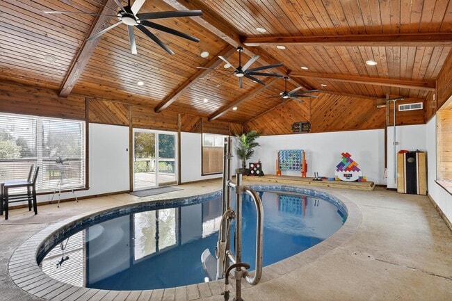 property at 231 Schmidt Ln