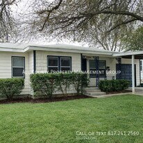 3241 Aurora St in Fort Worth, TX - Building Photo