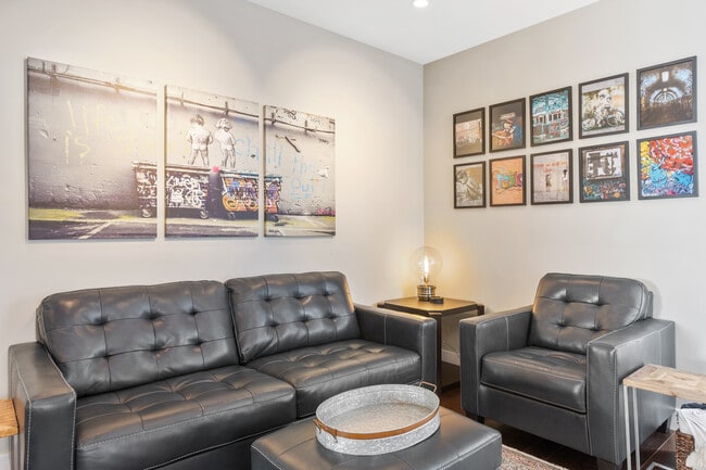 1819 Irving St in Denver, CO - Building Photo - Building Photo