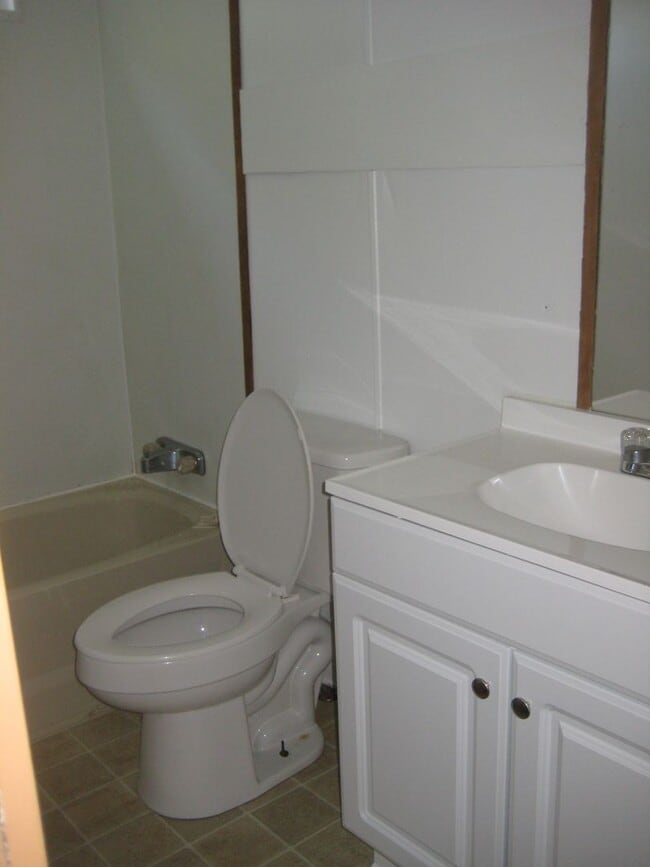 134 Morningside Dr in Jacksonville, NC - Building Photo - Building Photo