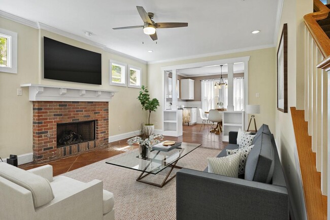 property at 2006 Lipscomb St
