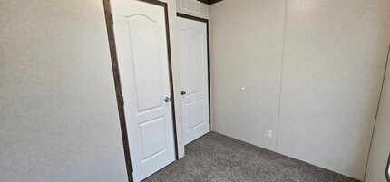 248 Magnolia Pl in Belleville, MI - Building Photo - Building Photo