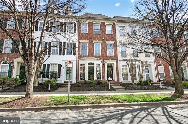 910 Featherstone St in Gaithersburg, MD - Building Photo - Building Photo