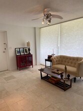 1100 N Shore Dr NE in St. Petersburg, FL - Building Photo - Building Photo
