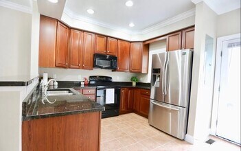 250 E Delaware Ave in Southern Pines, NC - Building Photo - Building Photo