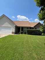 3769 Stagecoach Pass in Ellenwood, GA - Building Photo