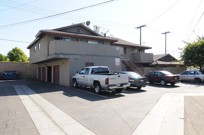 16002 Pasadena Ave in Tustin, CA - Building Photo - Building Photo