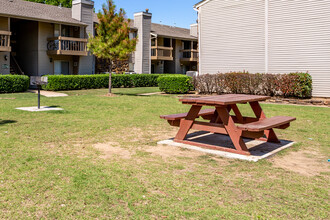 Tamarack Place Apartments in Tulsa, OK - Building Photo - Building Photo