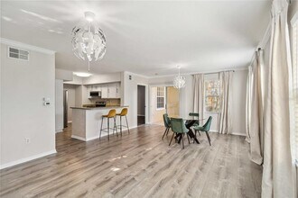 1010 Villagio Cir in Sarasota, FL - Building Photo - Building Photo