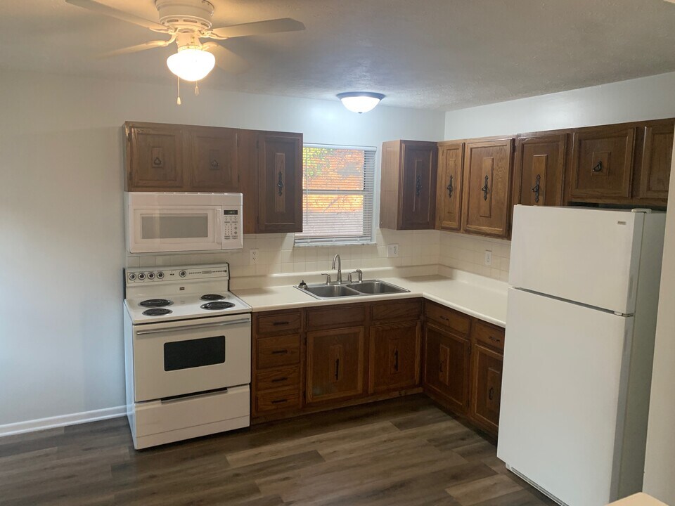 3030 Wilson Rd in Barboursville, WV - Building Photo