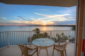 8800 Bay Pines Blvd, Unit 312 in St. Petersburg, FL - Building Photo - Building Photo