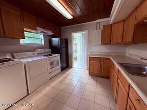 165 S Tropical Trail in Merritt Island, FL - Building Photo - Building Photo