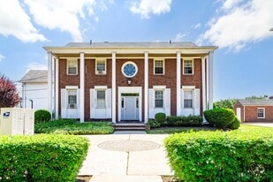 Maple Gardens Apartments in Clifton, NJ - Building Photo