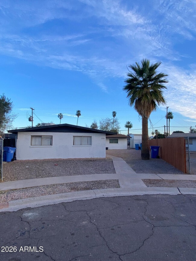 property at 1321 N 48th Pl